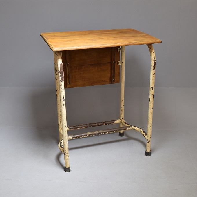 “サイドテーブル”