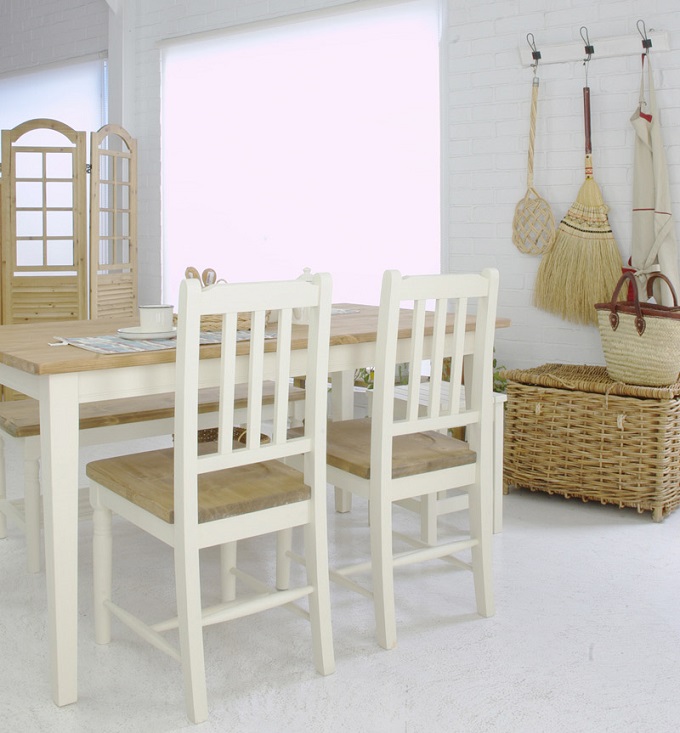 “フィンネルダイニングチェア”