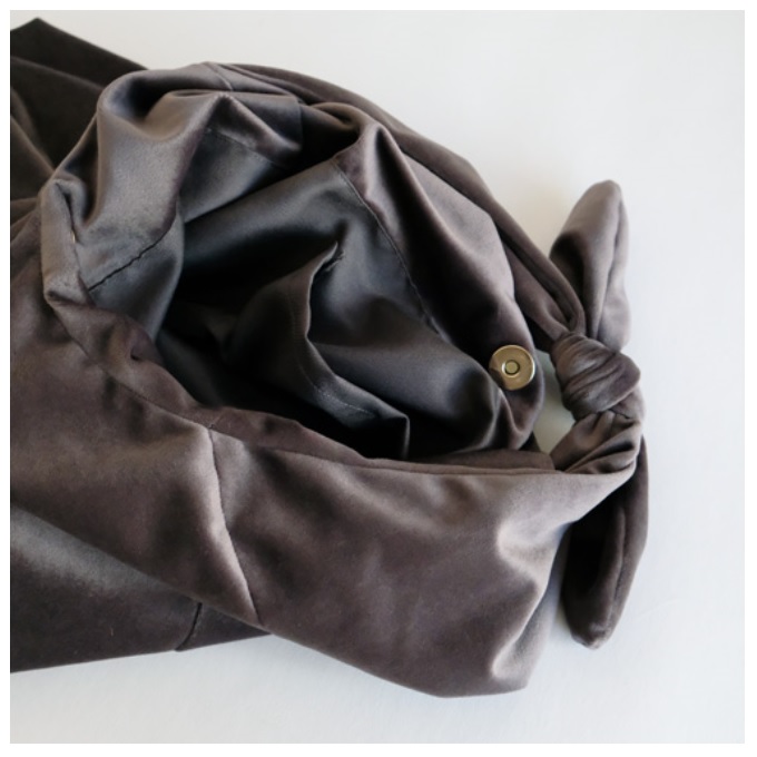 “ワンハンドルバッグ”