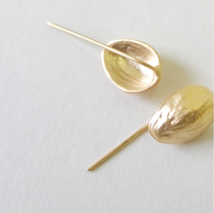 “フックピアス