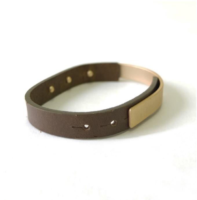 “レザーブレスレット