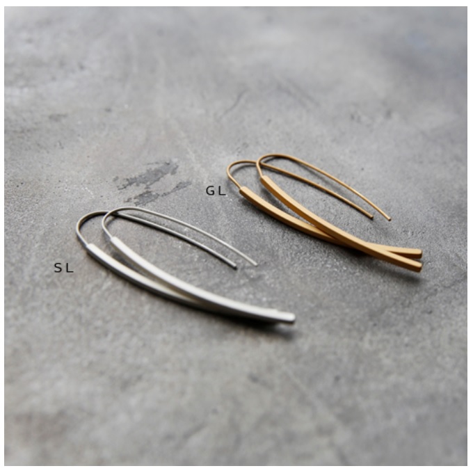 “フックピアス