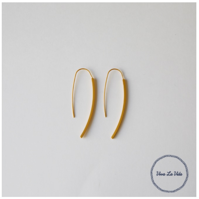 “フックピアス