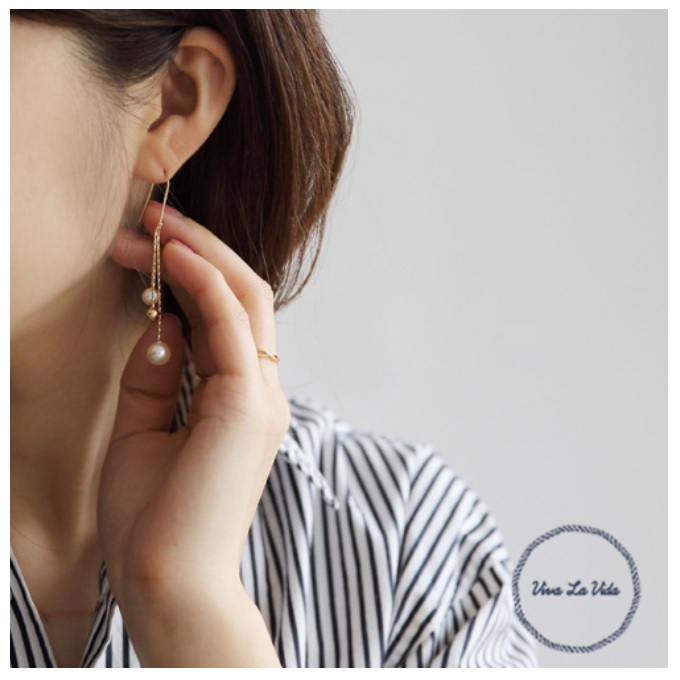 “フックピアス”