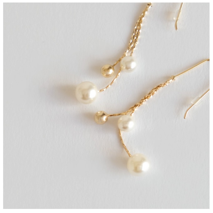 “フックピアス”