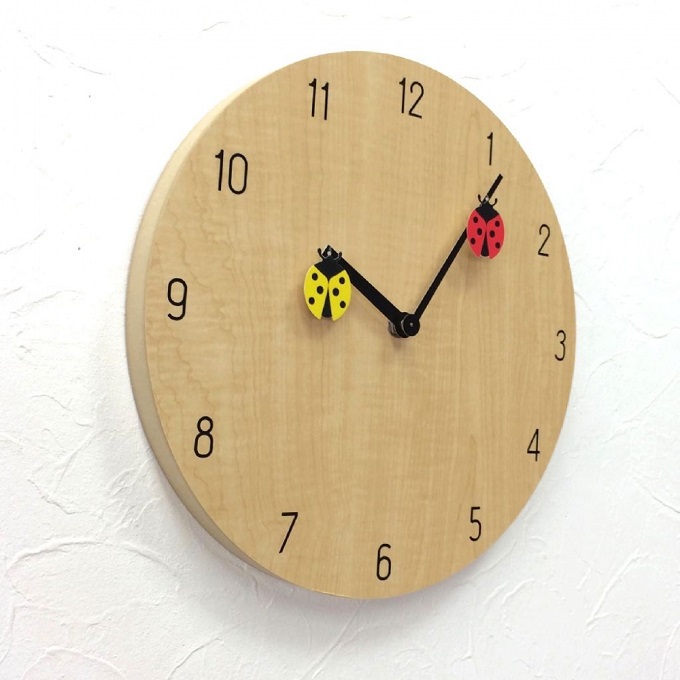 SPICE EDGE 壁掛け時計 HANGING LADYBUG