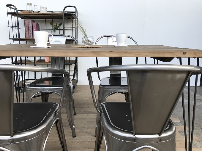 “メタルチェア”