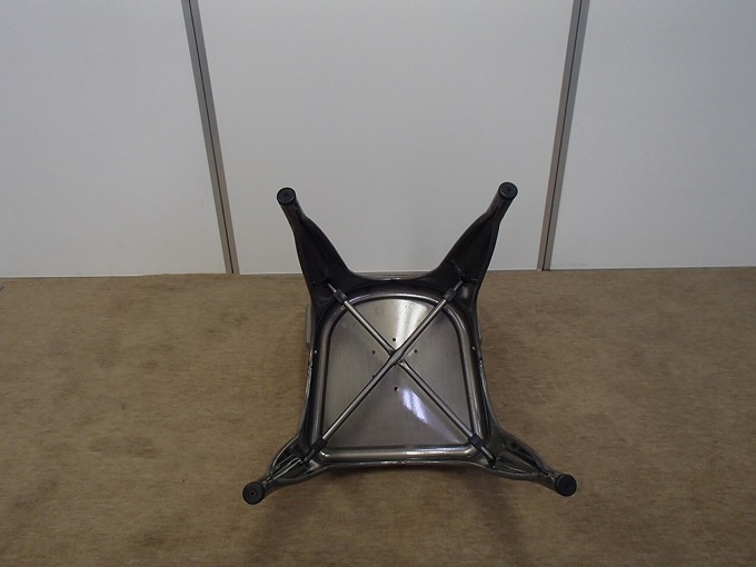 “メタルチェア”