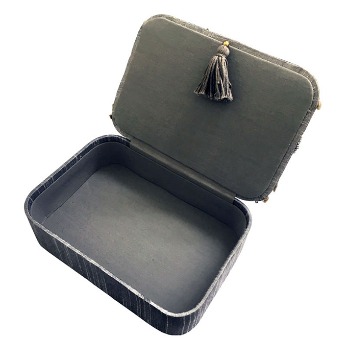 “ビーズ×刺繍コンパクトボックス”