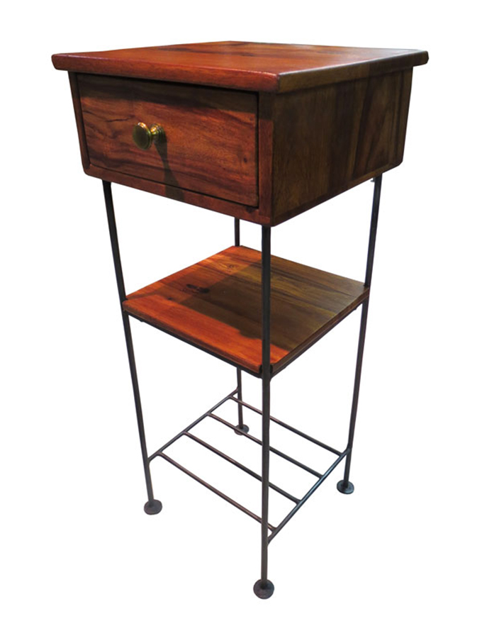 “ウッドサイドテーブル”