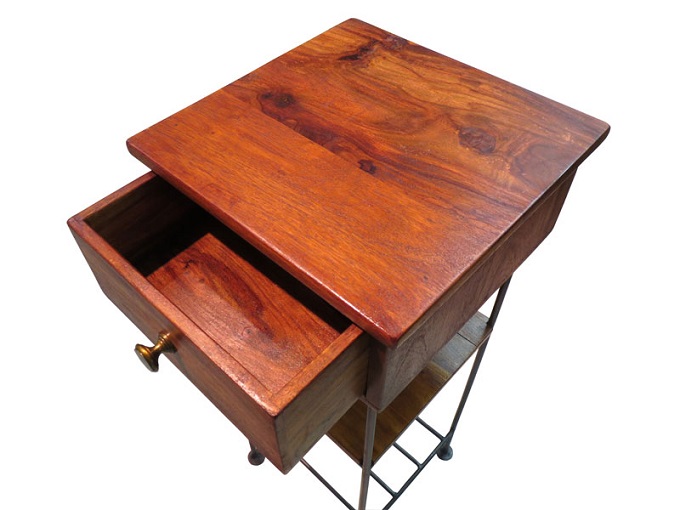 “サイドテーブル”